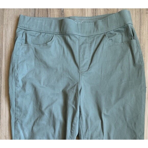 Gloria Vanderbilt Slimming Mid-Rise Green Pull On Crop Stretch Pants Size 12 EUC - Picture 3 of 7